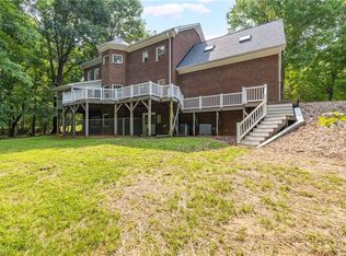 400 Crossing Creek Dr, Belews Creek, NC 27009