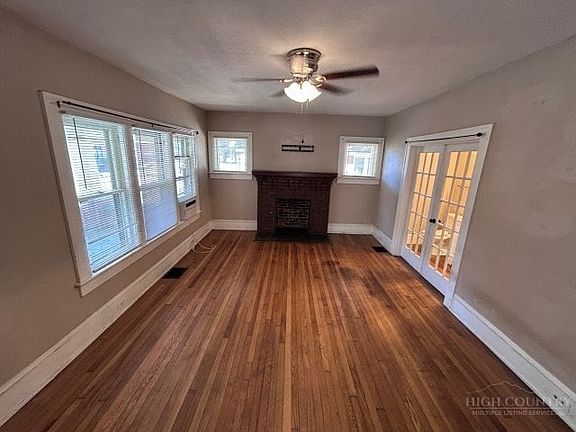 4th image of 439 SE 2nd Avenue