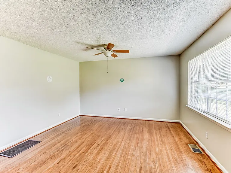 5114 Meadows Dr — Photo 6