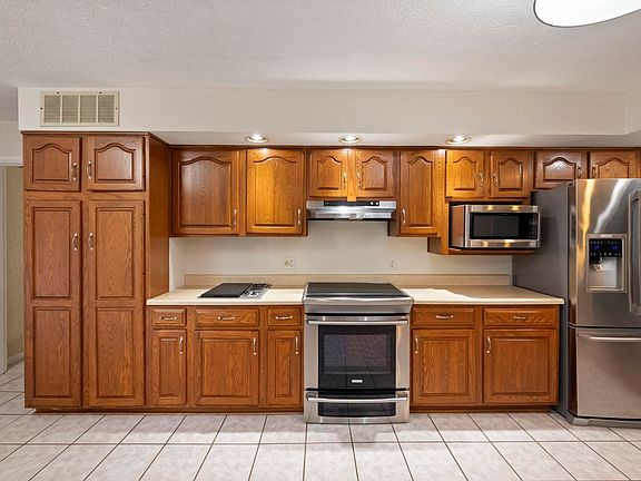 3rd image of 1206 Oak Ave