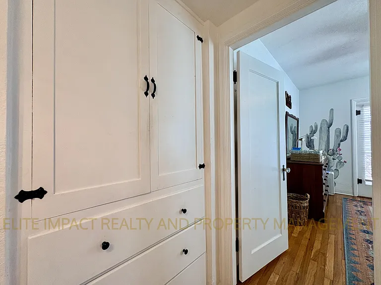 1718 E Grant Rd — Photo 19