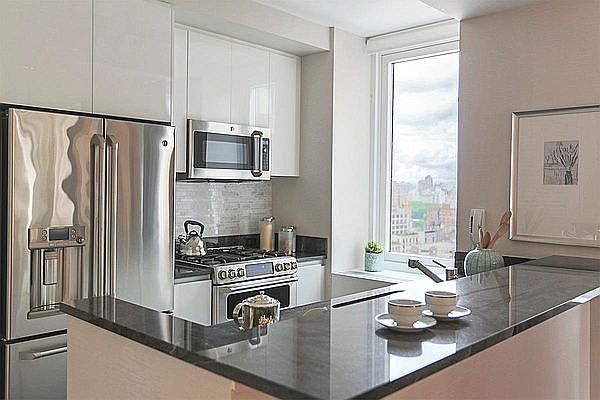1st image of 160 W 62nd St APT 21C