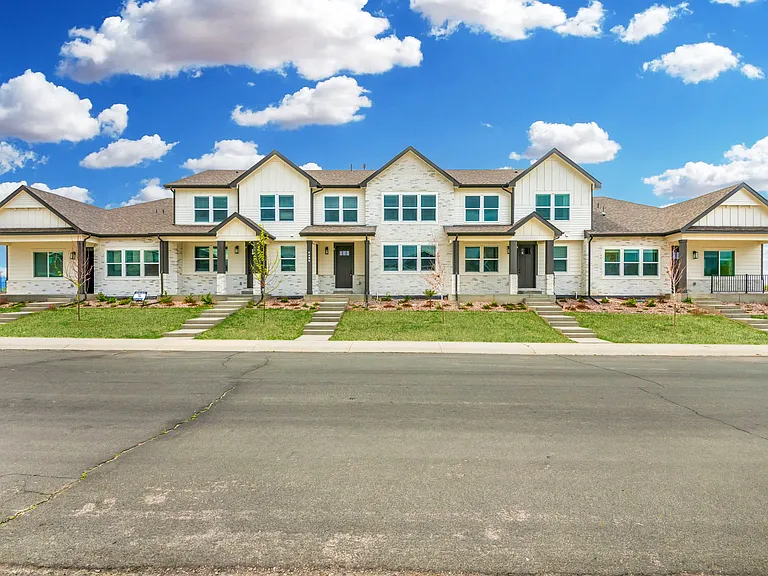 648 Greenspire Dr #V-6 — Photo 2
