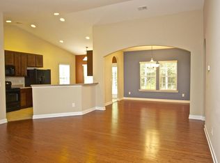 208 Maywood Dr, Moncks Corner, SC 29461