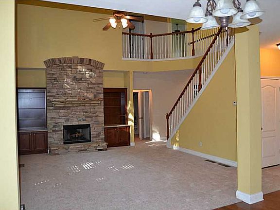 4th image of 701 Crooked Creek Dr