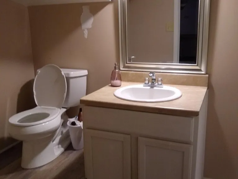 1712 Good Hope St — Photo 12