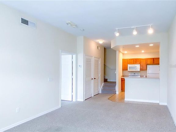 3rd image of 2614 Lodi Cir APT 105