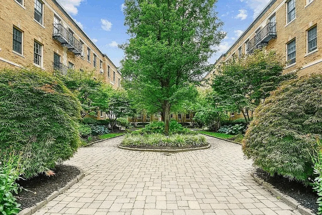 Building Photo - 856 Massachusetts Ave #10