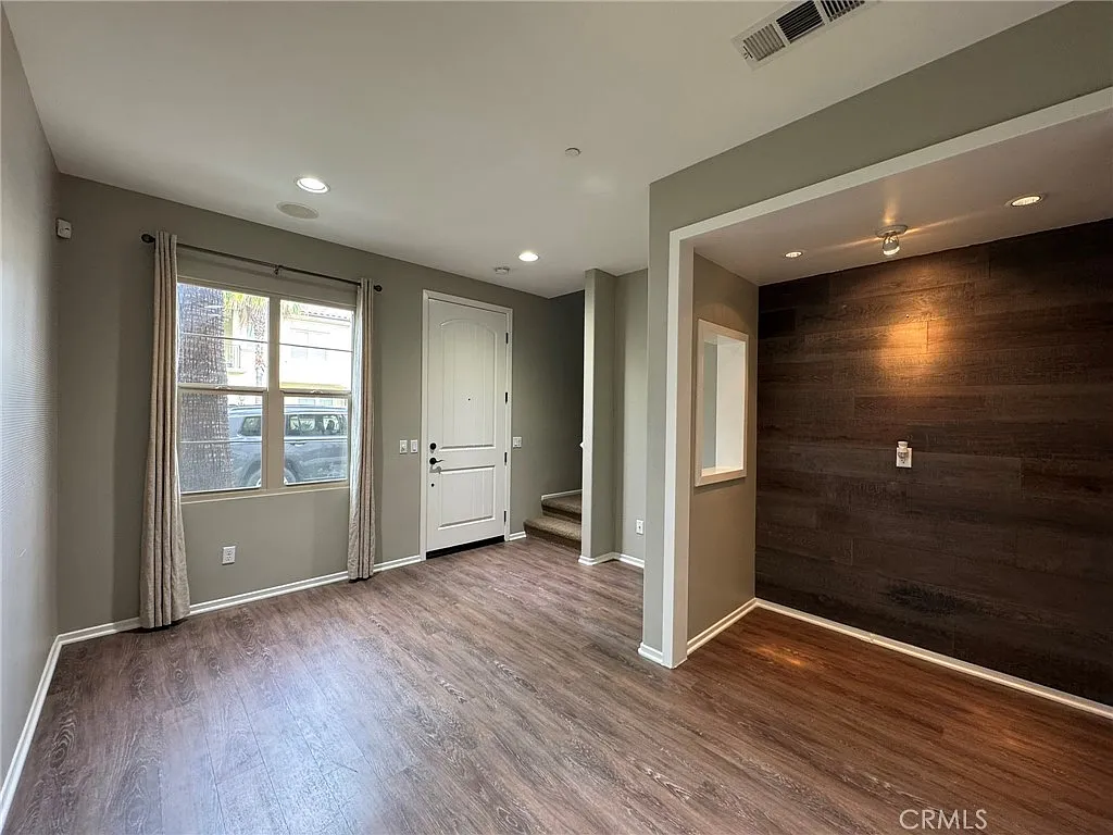 2 bed, 1203 sqft, $3,400 — Photo 3