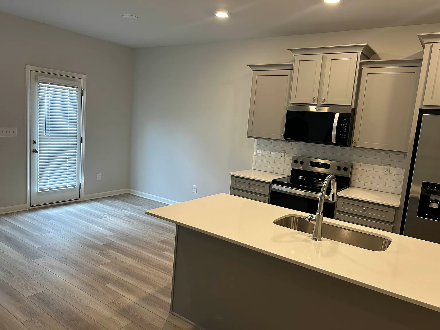 3 bed, 1849 sqft, $2,500 — Photo 4