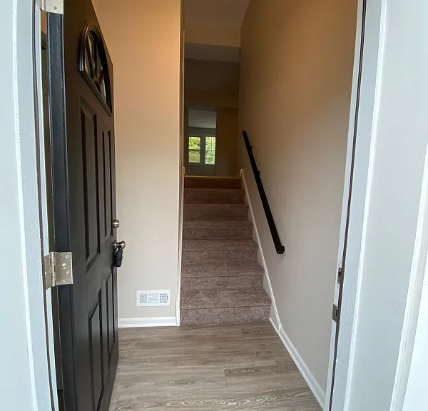 1438 Boxwood Dr — Photo 2