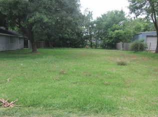 222 E Forest Ave, Shoreacres, TX 77571