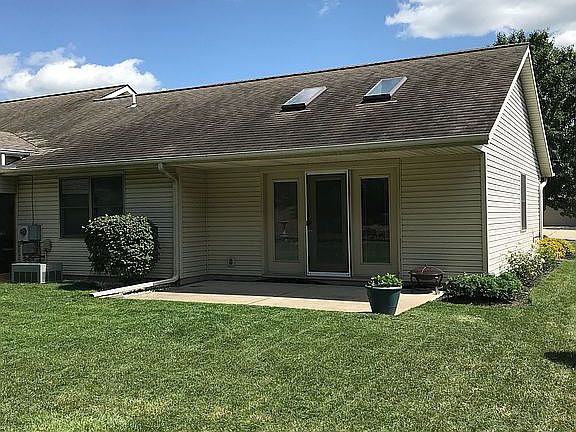 3rd image of 1171 Westwood Dr