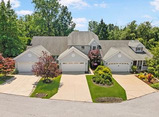 5345 Black Swan Ct, North Royalton, OH 44133