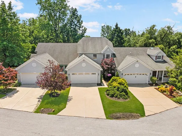 5345 Black Swan Ct, North Royalton, OH 44133