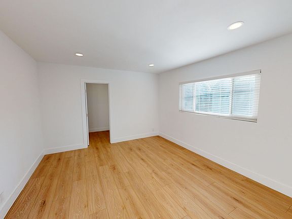 3rd image of 943 N Gardner St APT 1
