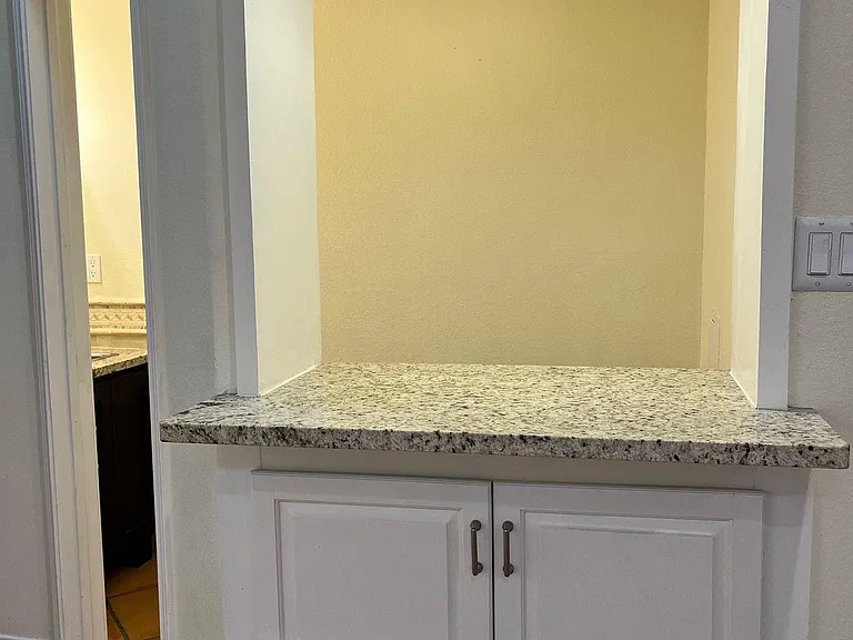 7707 Broadway St #3A — Photo 3