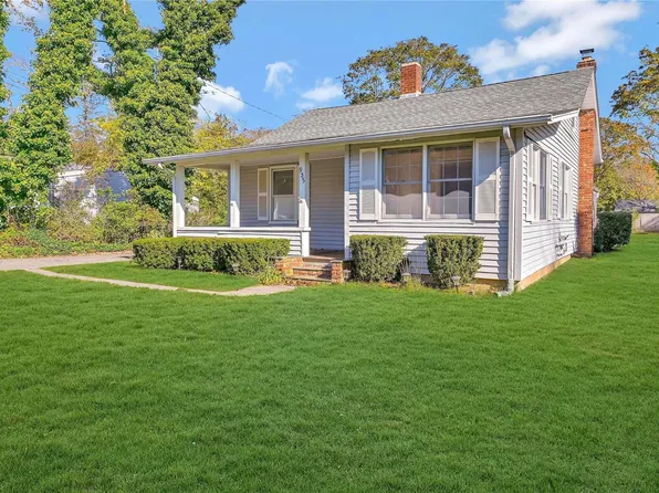 935 Bay Avenue, Mattituck, NY 11952