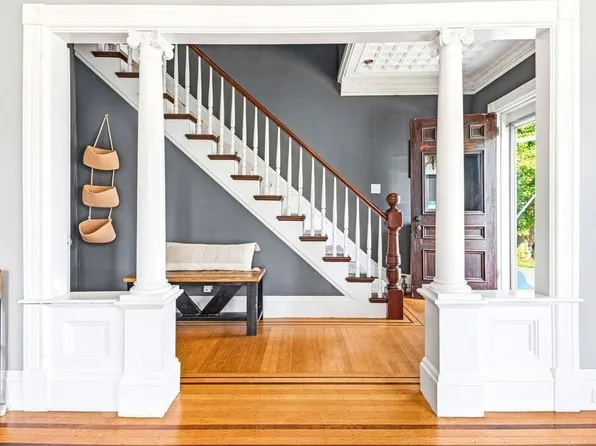 36 Leonard St, North Attleboro, MA 02760
