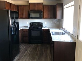 304 S Rivard Rd #102, Moxee, WA 98936