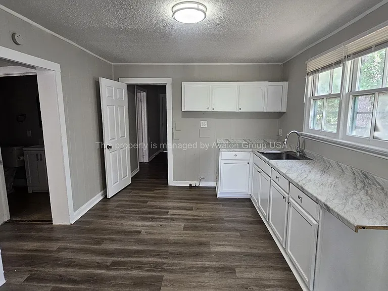 738 Westbrook Rd — Photo 3