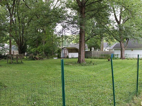 4th image of 23118 Summerland Ave