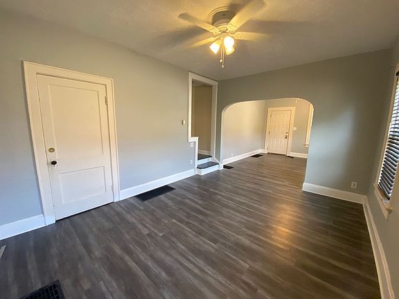 4th image of 153 E Duncan St #155