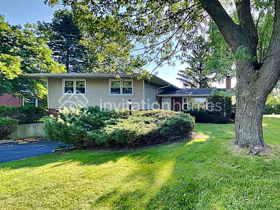 1st image of 2833 Briarwood Dr E