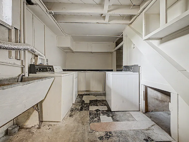 1230 S Grape St — Photo 28
