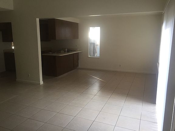 5th image of 82 Ishi Cir