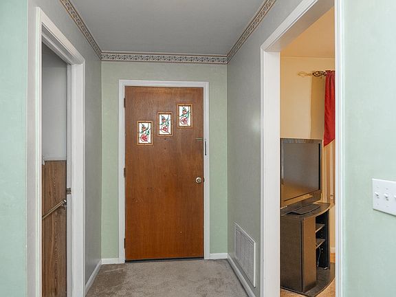4th image of 104 Larchwood Dr