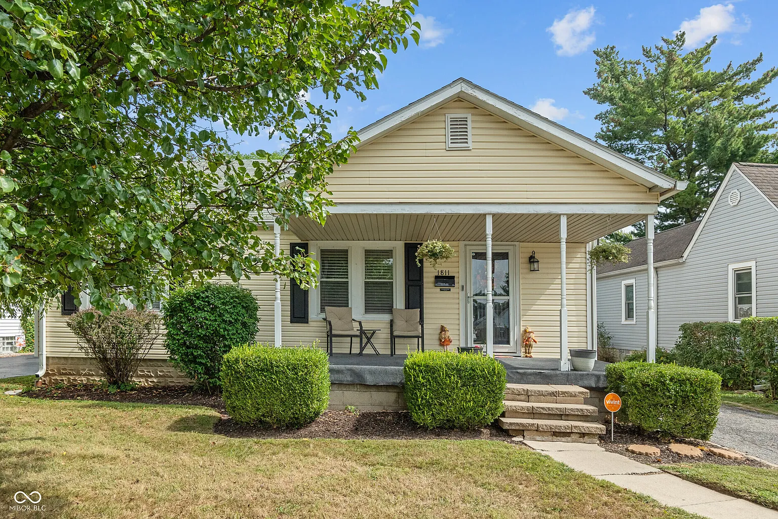 1811 Christopher Ln photo 1