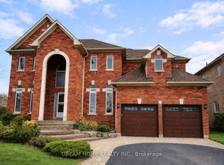 735 Foxcroft Blvd, Newmarket, ON