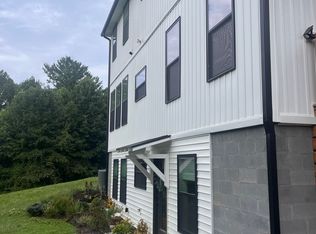 881 Burney Mountain Rd, Fletcher, NC 28732