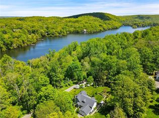 10 Tarry A Bit Dr, Waccabuc, NY 10597