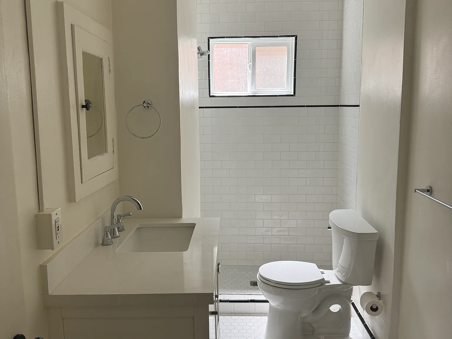 1 bed, 800 sqft, $2,000 — Photo 3