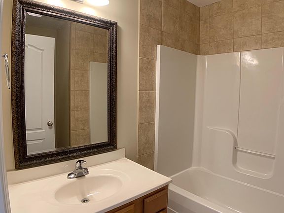 2nd image of 845 Melanie Ln