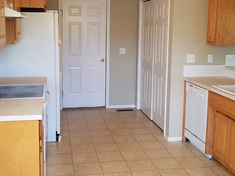 17 Slifer Dr — Photo 4