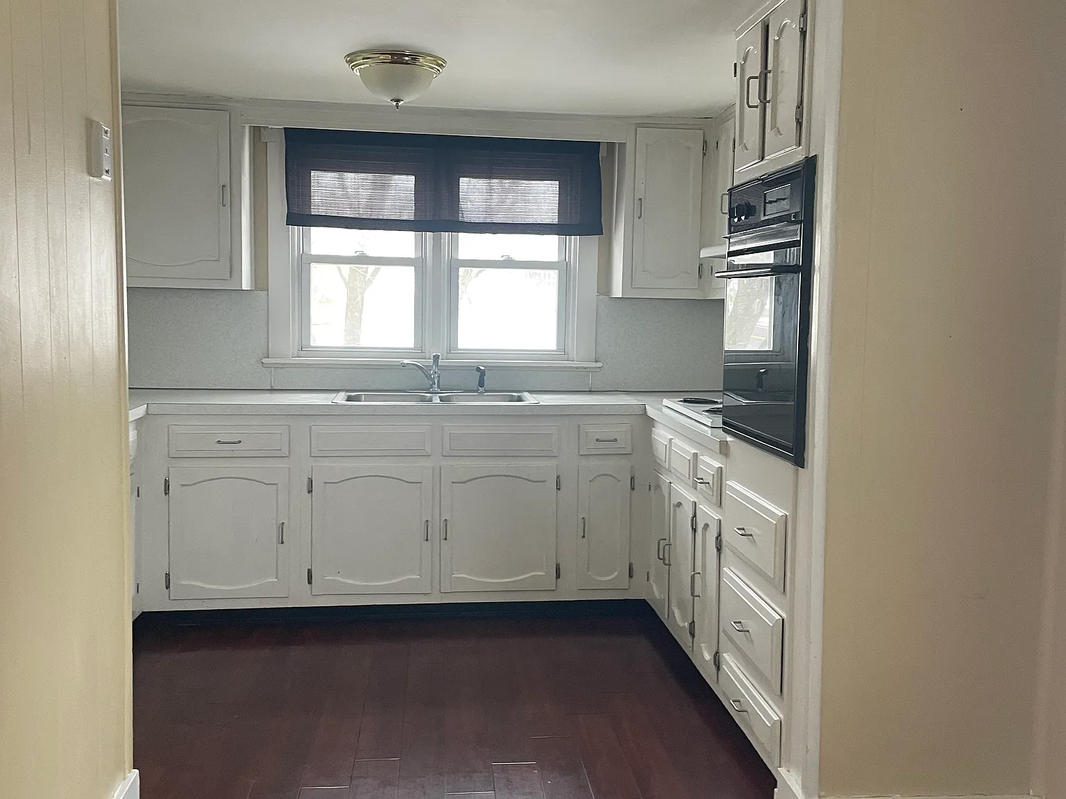 2 bed, 1200 sqft, $1,500 — Photo 3