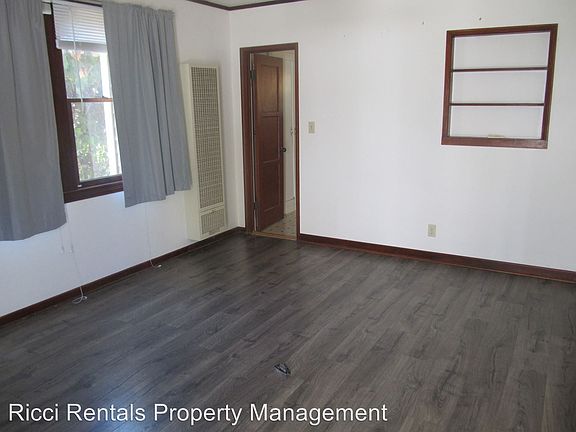 2nd image of 262 N Grand B Studio