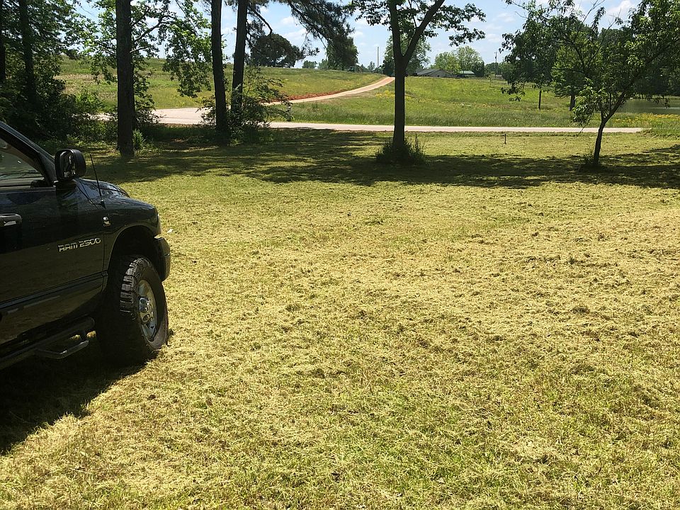 2nd image of 202 Davis Rd