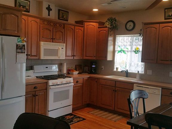 3rd image of 2841 Brittany Dr