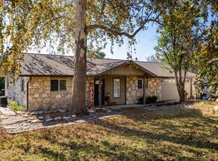 1522 Nixon Ln, Kerrville, TX 78028