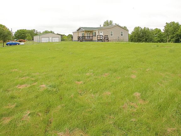 3rd image of 41 Travis Rd