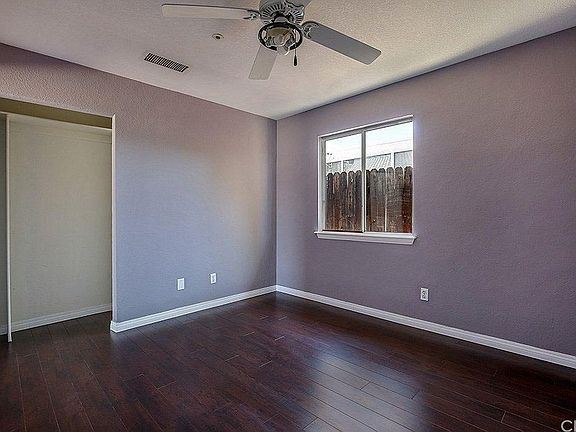 3rd image of 66167 Mission Lakes Blvd
