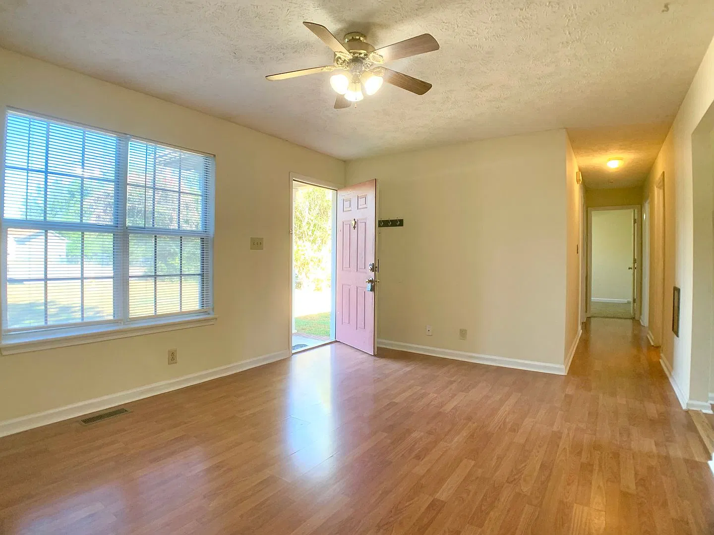 833 Washington Ave — Photo 2