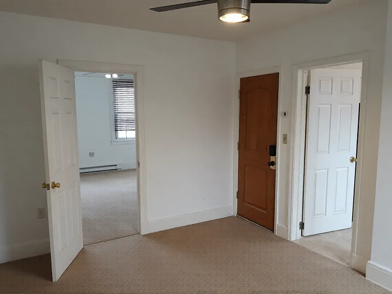 417 S 1st Ave #2 — Photo 2