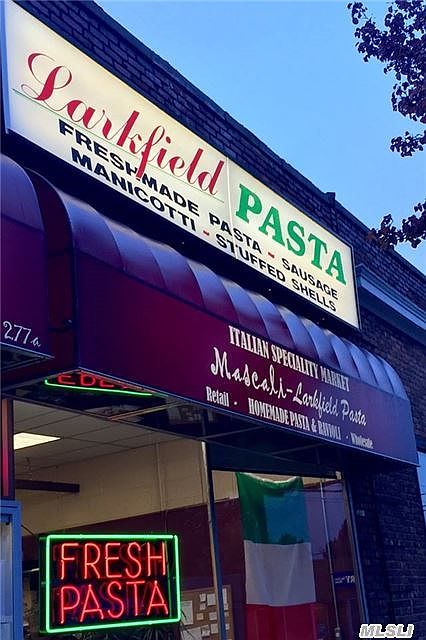 2nd image of 277 Larkfield Rd
