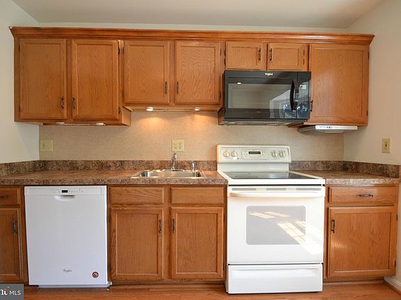 5th image of 811 Tilghman Dr
