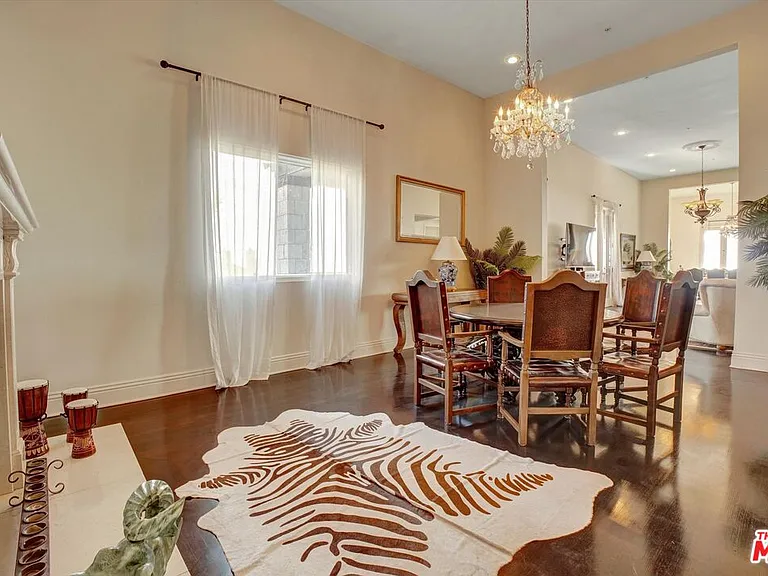 5805 Foxview Dr — Photo 12